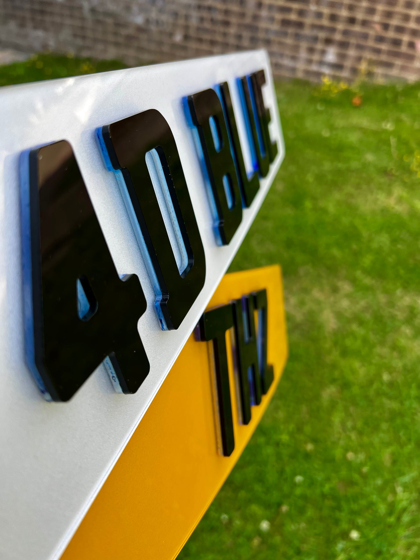 4D Neon Blue Plates (6mm) with Gloss Black Lettering Set - Show Plates